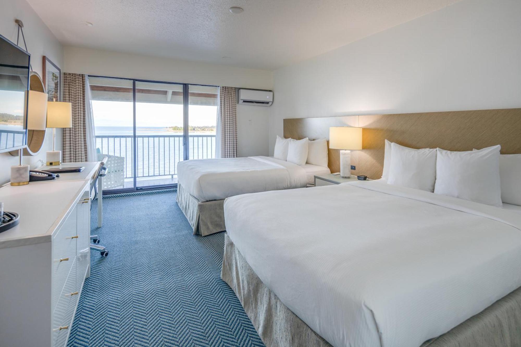 Bayside Oceanfront Resort Parksville Exteriör bild